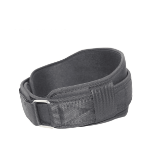 "Sportif utilisant la Ceinture de Musculation Gym lors d'une séance d'entraînement intense."